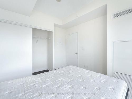 4504-4011 Brickstone Mews, Mississauga, ON - Indoor Photo Showing Bedroom