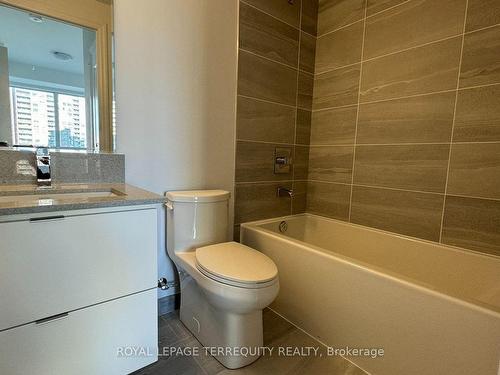 501-30 Elm Dr E, Mississauga, ON - Indoor Photo Showing Bathroom