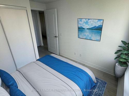 501-30 Elm Dr E, Mississauga, ON - Indoor Photo Showing Bedroom