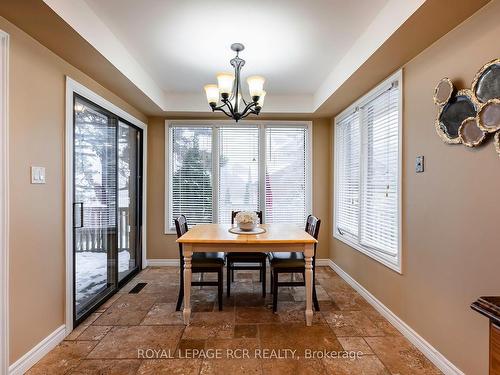 51 Meadow Dr, Orangeville, ON - Indoor Photo Showing Dining Room