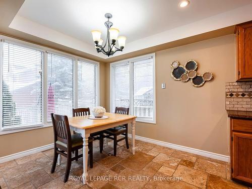 51 Meadow Dr, Orangeville, ON - Indoor Photo Showing Dining Room