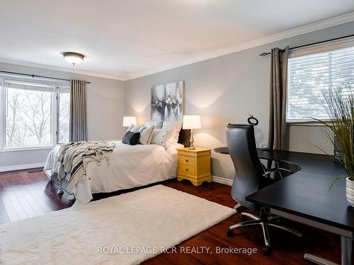 51 Meadow Dr, Orangeville, ON - Indoor Photo Showing Bedroom