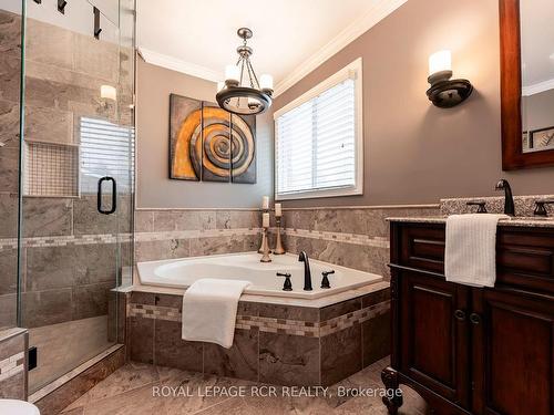 51 Meadow Dr, Orangeville, ON - Indoor Photo Showing Bathroom