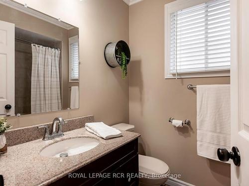 51 Meadow Dr, Orangeville, ON - Indoor Photo Showing Bathroom