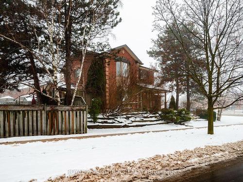 51 Meadow Dr, Orangeville, ON - Outdoor