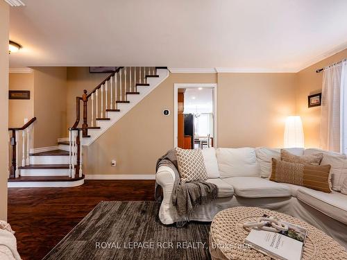 51 Meadow Dr, Orangeville, ON - Indoor Photo Showing Living Room