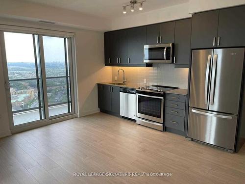 3001-8 Nahani Way, Mississauga, ON - Indoor Photo Showing Kitchen With Upgraded Kitchen