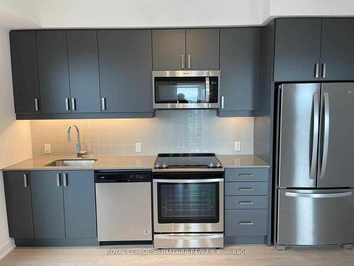 3001-8 Nahani Way, Mississauga, ON - Indoor Photo Showing Kitchen With Upgraded Kitchen