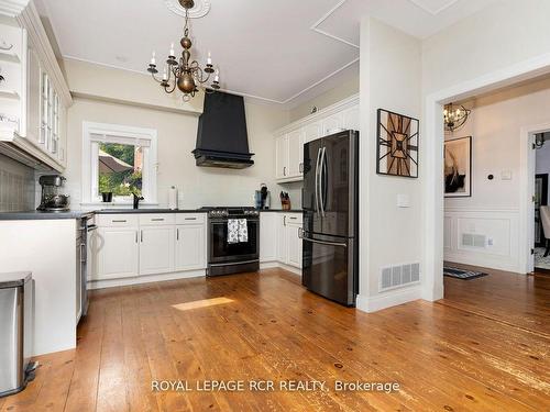 346398 Mono Centre Rd, Mono, ON - Indoor Photo Showing Kitchen With Upgraded Kitchen