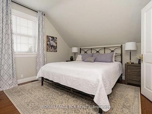 346398 Mono Centre Rd, Mono, ON - Indoor Photo Showing Bedroom