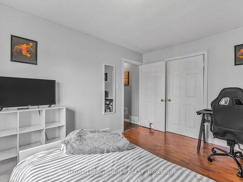 682405 Two-Sixty Sdrd N, Melancthon, ON - Indoor Photo Showing Bedroom