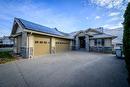 565 Mccurrach Place, Kamloops, BC  - Outdoor With Facade 