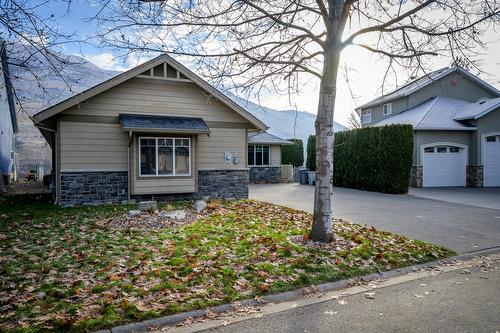 565 Mccurrach Place, Kamloops, BC - Outdoor