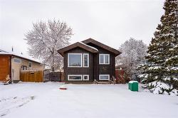 71 Jim Smith DR  Winnipeg, MB R2G 3Z3