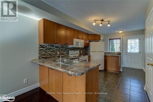 4 Royalton Lane, Collingwood, ON - Indoor Photo Showing Kitchen With Double Sink