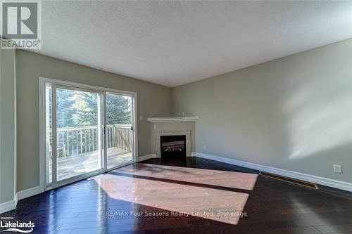 4 Royalton Lane, Collingwood, ON - Indoor Photo Showing Living Room With Fireplace