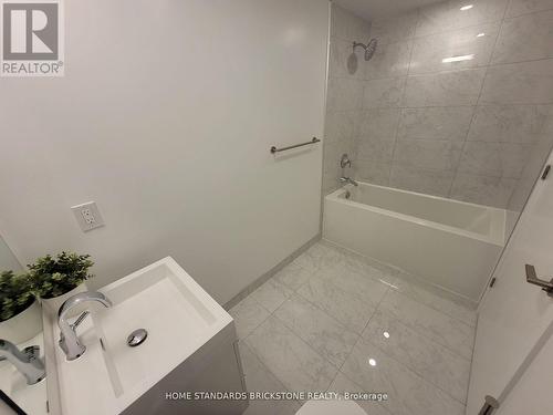 1505 - 39 Roehampton Avenue, Toronto, ON - Indoor Photo Showing Bathroom