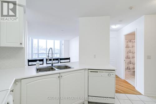 305 - 509 Beecroft Road, Toronto, ON - Indoor Photo Showing Kitchen With Double Sink