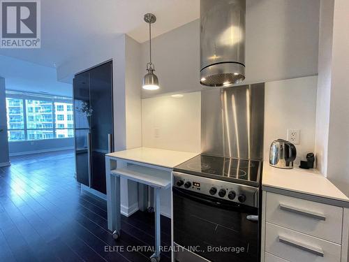 717 - 38 Dan Leckie Way, Toronto, ON - Indoor Photo Showing Kitchen