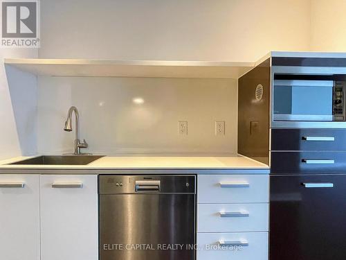 717 - 38 Dan Leckie Way, Toronto, ON - Indoor Photo Showing Kitchen