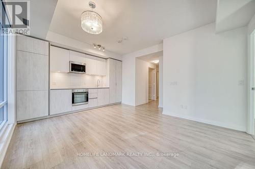 812 - 8 Widmer Street, Toronto, ON - Indoor Photo Showing Kitchen