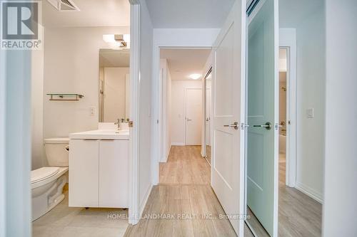 812 - 8 Widmer Street, Toronto, ON - Indoor Photo Showing Bathroom