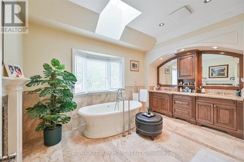 31 Greengate Road, Toronto, ON - Indoor Photo Showing Bathroom