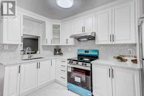 118 Radford Drive, Ajax, ON - Indoor Photo Showing Kitchen