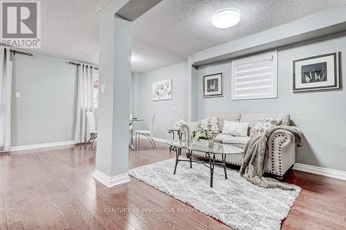 118 Radford Drive, Ajax, ON - Indoor Photo Showing Living Room