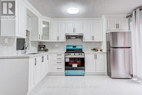 118 Radford Drive, Ajax, ON - Indoor Photo Showing Kitchen