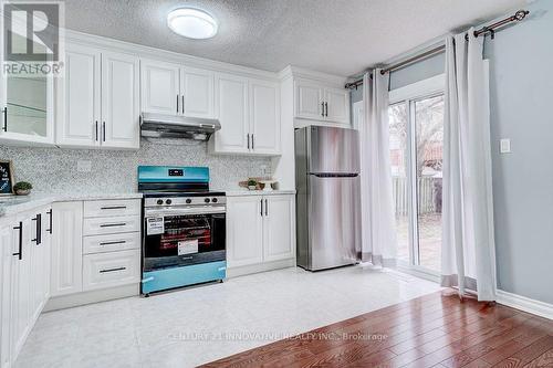 118 Radford Drive, Ajax, ON - Indoor Photo Showing Kitchen