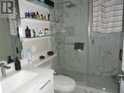 222 Westwood Avenue, Toronto, ON - Indoor Photo Showing Bathroom