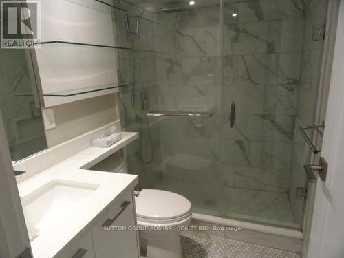 222 Westwood Avenue, Toronto, ON - Indoor Photo Showing Bathroom