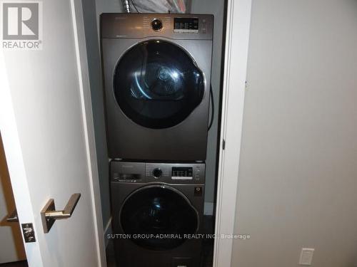 222 Westwood Avenue, Toronto, ON - Indoor Photo Showing Laundry Room