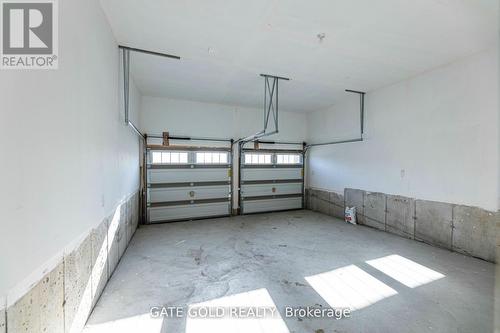 861 Rexton Drive, Oshawa, ON - Indoor Photo Showing Garage