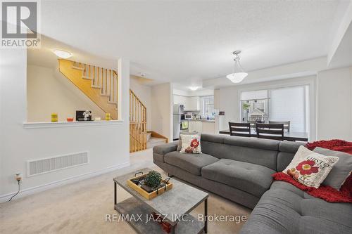 71 Far North Court, Oshawa (Windfields), ON - Indoor Photo Showing Living Room