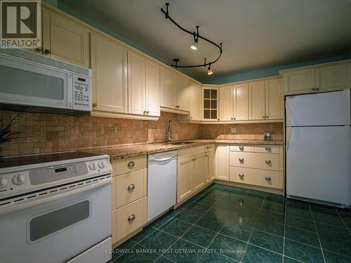 95 - 2 Selye Crescent, Ottawa, ON - Indoor Photo Showing Kitchen