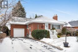 1254 WOODSIDE DRIVE  Ottawa, ON K2C 2G9