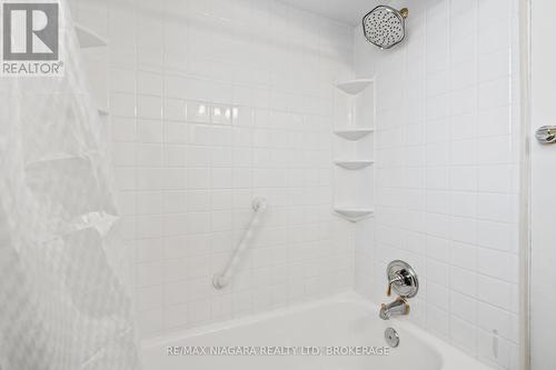 1671 King Street E, Hamilton (Delta), ON - Indoor Photo Showing Bathroom