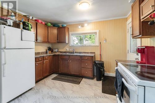 640 King Street, Port Colborne, ON - Indoor Photo Showing Kitchen