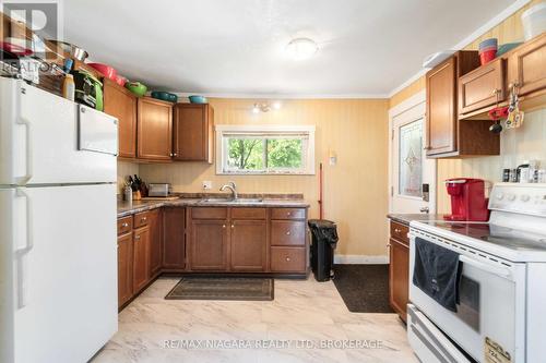 640 King Street, Port Colborne, ON - Indoor Photo Showing Kitchen