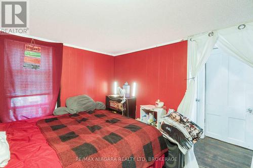 640 King Street, Port Colborne, ON - Indoor Photo Showing Bedroom