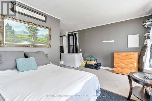 640 King Street, Port Colborne, ON - Indoor Photo Showing Bedroom