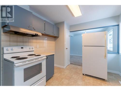 2829 Pinewood Avenue, Prince George, BC - Indoor Photo Showing Kitchen