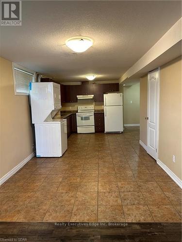 193 Clair Road W, Guelph (Clairfields), ON - Indoor Photo Showing Kitchen