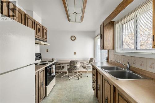 285 Rowell Ave, Sault Ste. Marie, ON - Indoor Photo Showing Kitchen With Double Sink