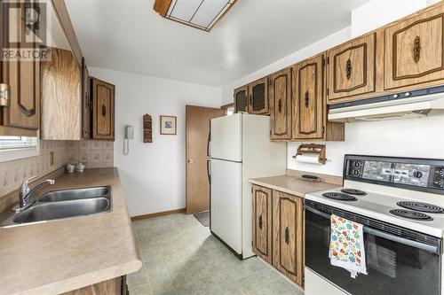 285 Rowell Ave, Sault Ste. Marie, ON - Indoor Photo Showing Kitchen With Double Sink