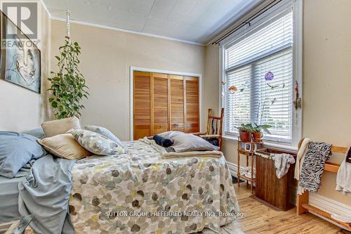 25 Pegler Street, London, ON - Indoor Photo Showing Bedroom