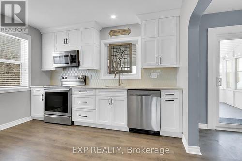 241 Wesley Street, Mississippi Mills, ON - Indoor Photo Showing Kitchen With Upgraded Kitchen