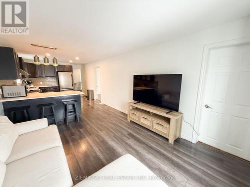 364 Spruce Street N, Timmins (Tne - Hill District), ON - Indoor Photo Showing Living Room